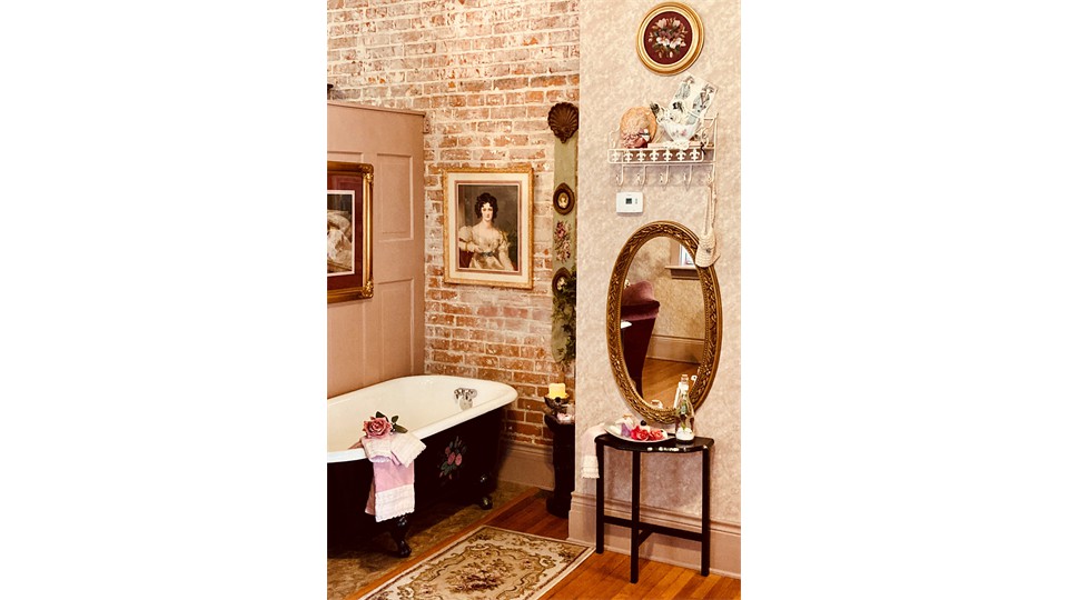 Milliner’s Bedchamber Cottage Victorian Soaking Tub